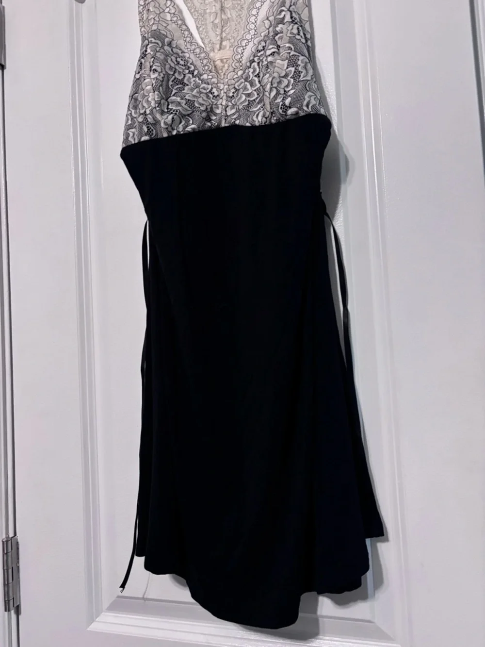 Adore Me Black and Ivory Lace Bodice Nightie Dress Size Large - Picture 6 of 13